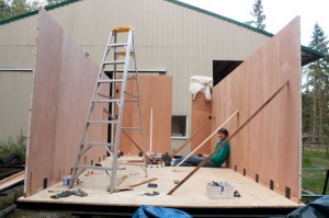 tiny-house-urethane-glued-sing-sandwich-panels-no-frame
