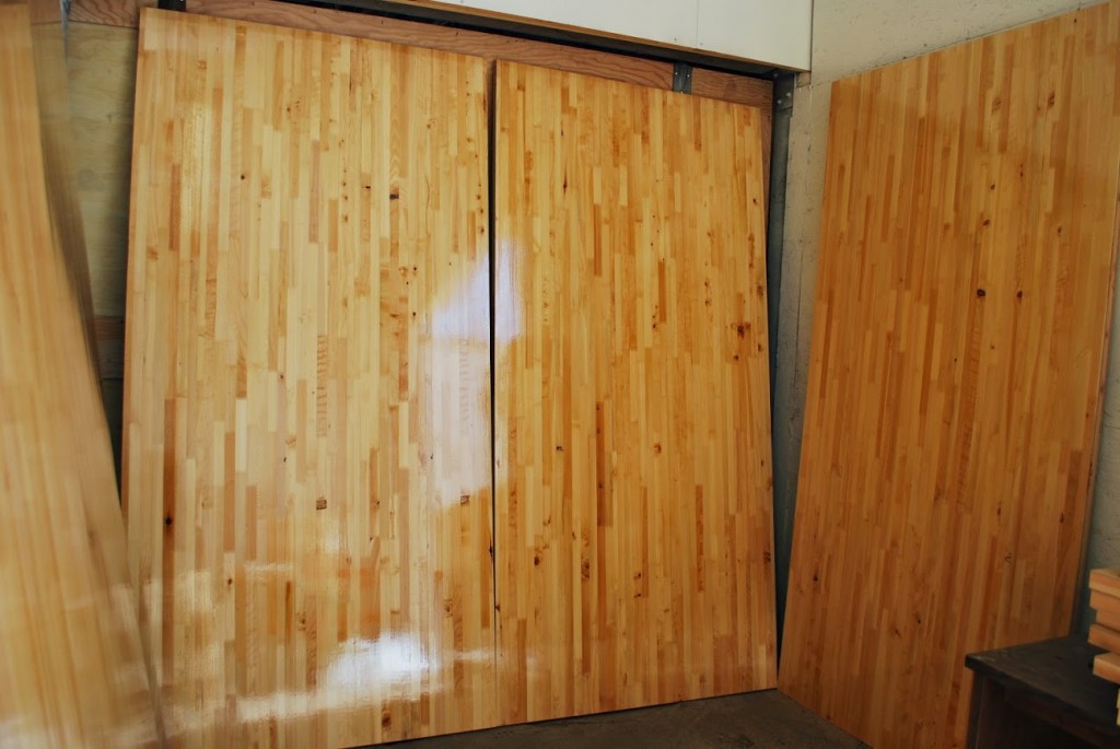 Lightweight-high-strength-temporary-wood-floor-looks-like-basketball-court-gym-floor